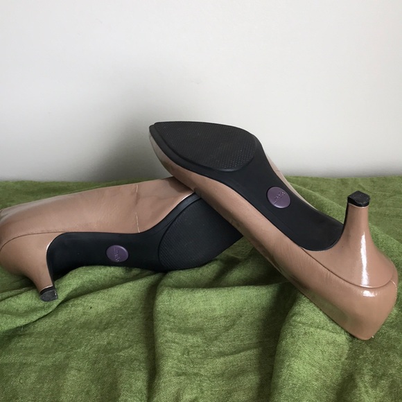 Shoes - Picture 2 of 3